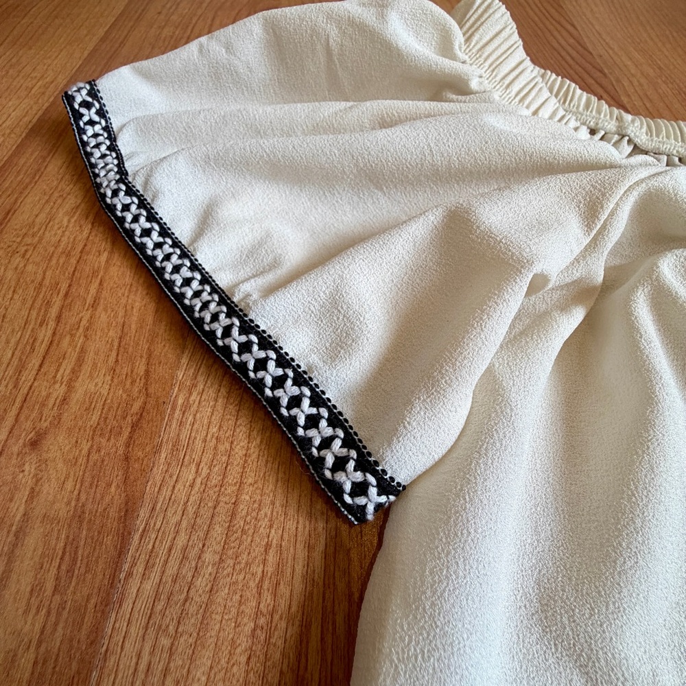 Anthropologie Paper Crane Women’s Off The Shoulder Cream Boho Peasant Top Size S - Picture 4 of 9